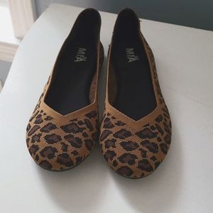 Women's flats